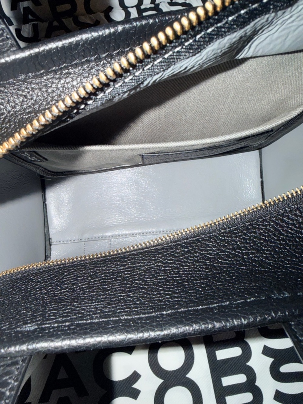 Marc Jacobs Small Leather The Tote Bag - Picture 6 of 9